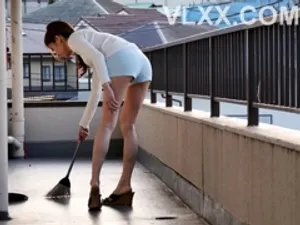 Gái ngành trung quốc ê ẩm lỗ lồn vì anh khách buồi to