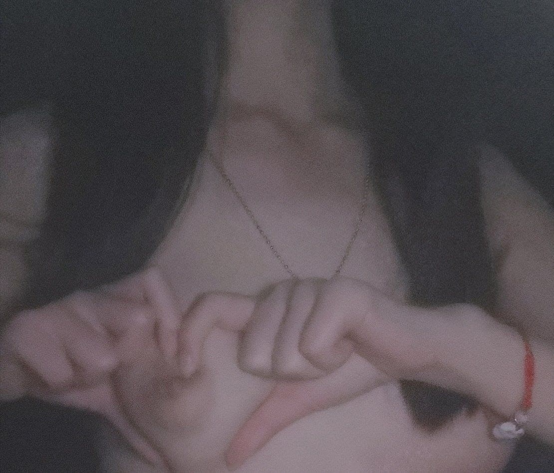 Cấp trên chuốc thuốc đưa em nhân viên đã có Gã chồng vào khách sạn