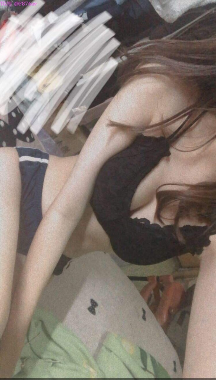 Chị gái em ngon quá buồi anh không cưỡng lại được