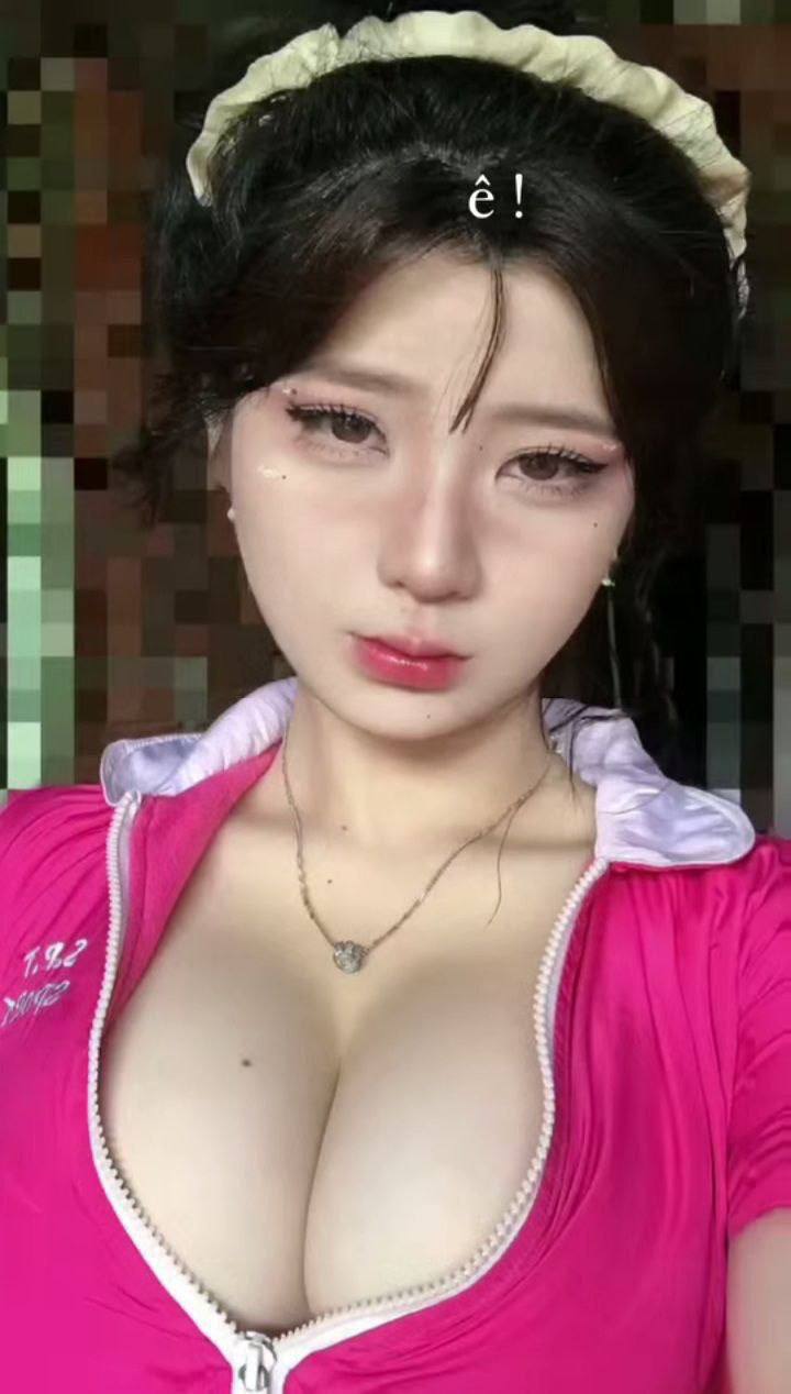 Buổi hẹn hò khó quên với cô bạn thân lâu ngày gặp lại